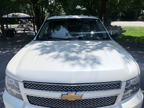 Used 2014 Chevrolet Suburban LTZ AWD/4WD image 5