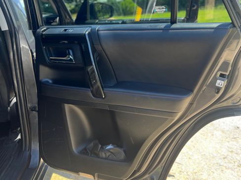Used 2020 Toyota 4Runner TRD Off-Road Premium w/ Moonroof Package AWD/4WD image 21