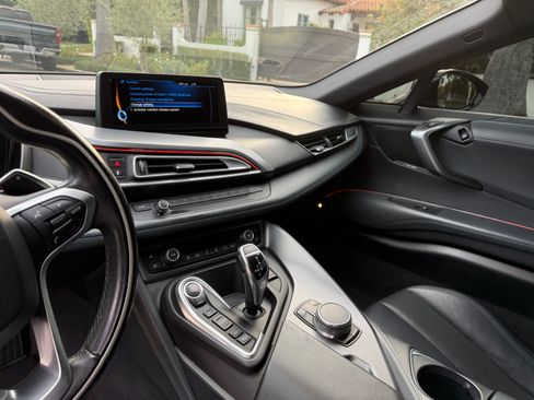 Used 2017 BMW i8 image 12