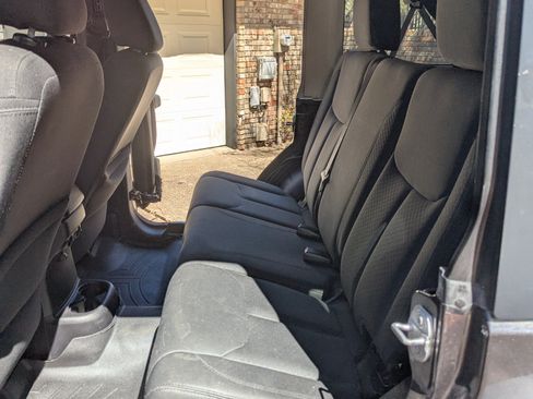 Used 2016 Jeep Wrangler Unlimited Sport image 4