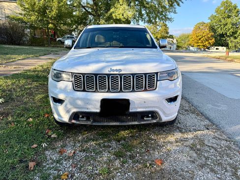 Used 2017 Jeep Grand Cherokee Overland AWD/4WD image 1
