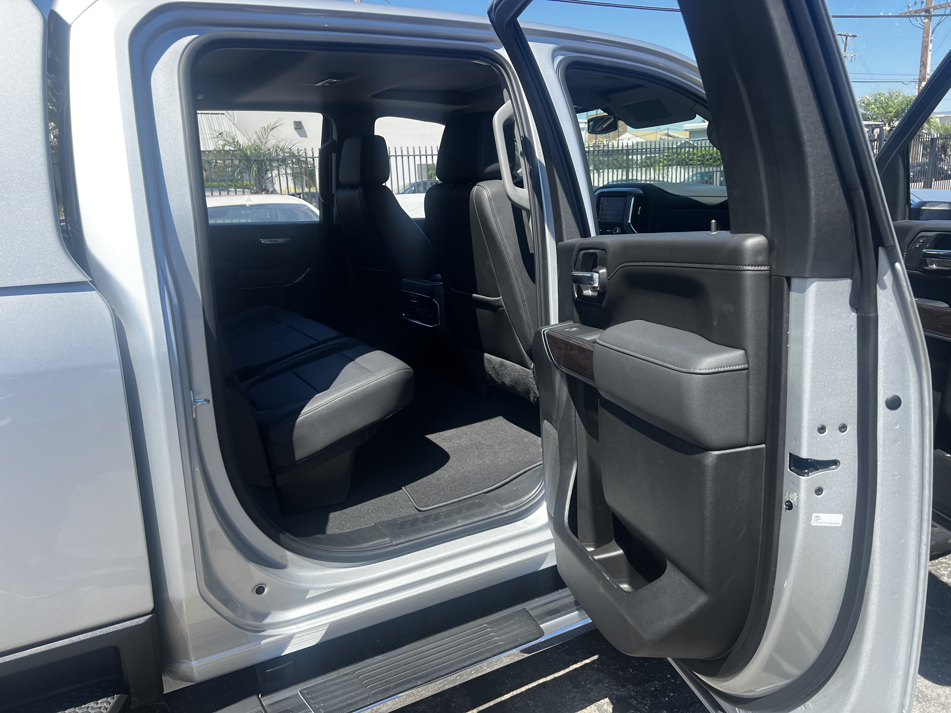 Used 2023 GMC Sierra 2500 SLT w/ SLT Convenience Package RWD image 17