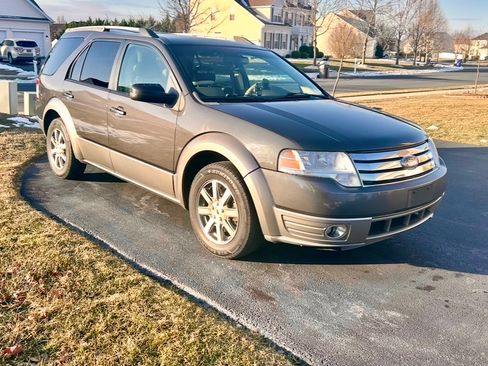 Used 2008 Ford Taurus X SEL image 10