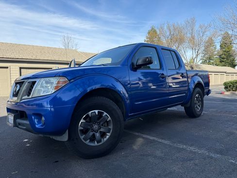 Used 2015 Nissan Frontier Desert Runner image 5