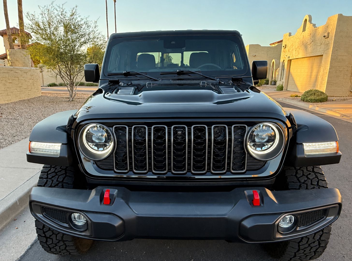 Used 2024 Jeep Gladiator Rubicon w/ Technology Group AWD/4WD image 8