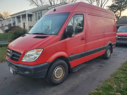 Used 2011 Mercedes-Benz Sprinter 2500 image 8