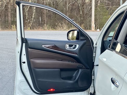 Used 2014 INFINITI QX60 3.5 Sport Utility 4D w/ Premium Plus Package image 12