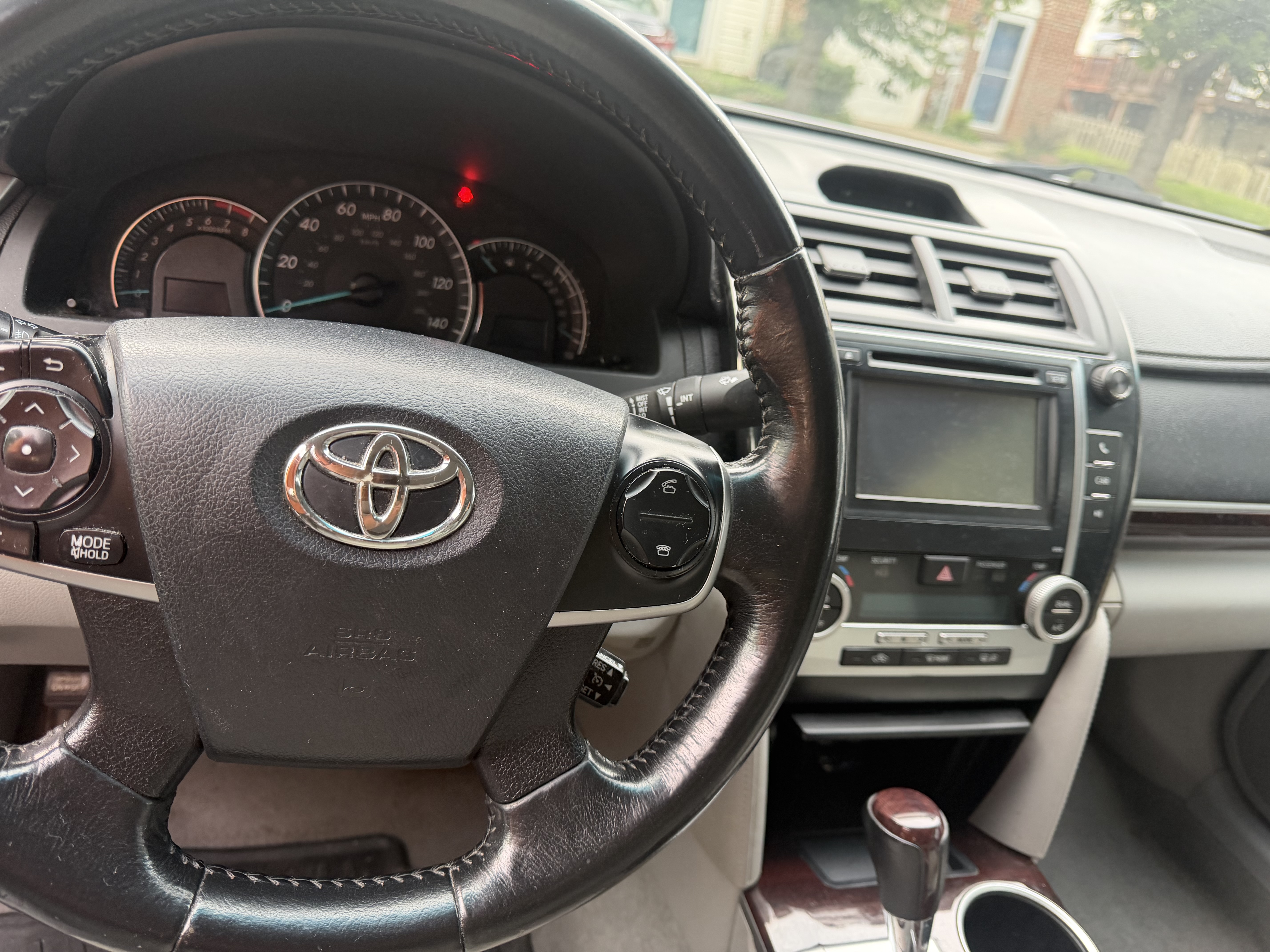 Used 2014 Toyota Camry XLE FWD image 6