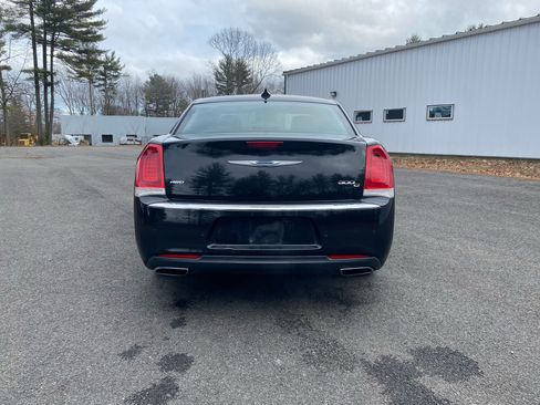 Used 2015 Chrysler 300 C w/ Light Group image 5