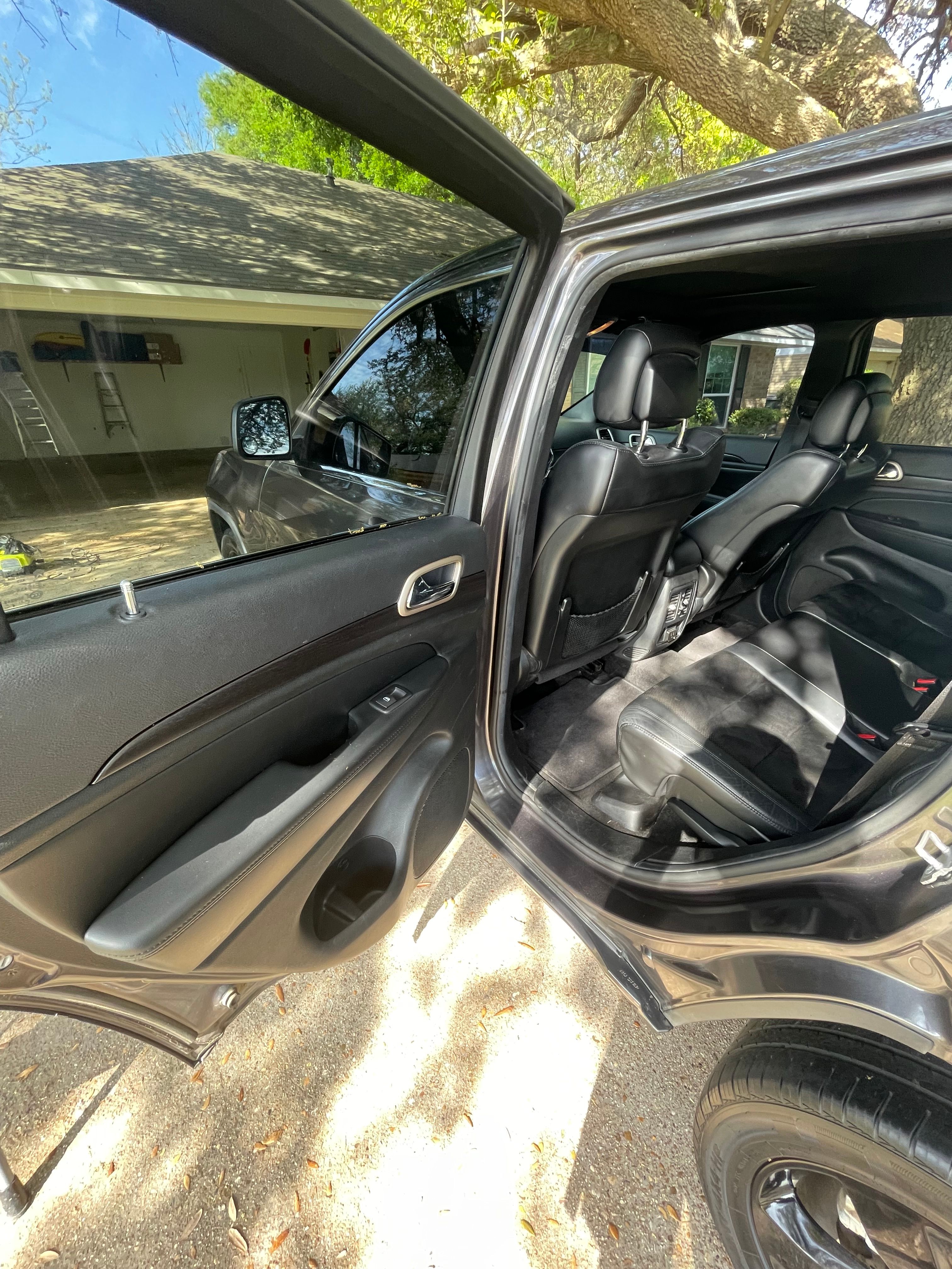 Used 2014 Jeep Grand Cherokee Altitude RWD image 5