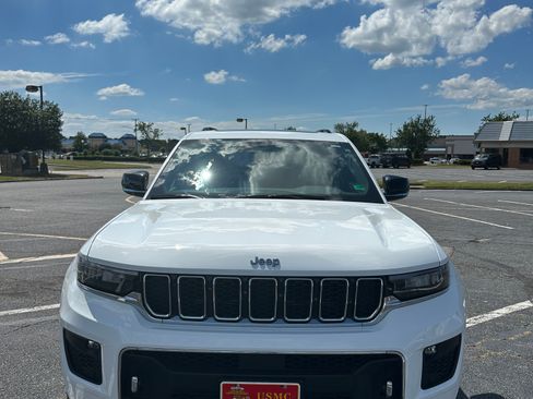 Used 2023 Jeep Grand Cherokee L Overland w/ Rear Seat Video Group I RWD image 4