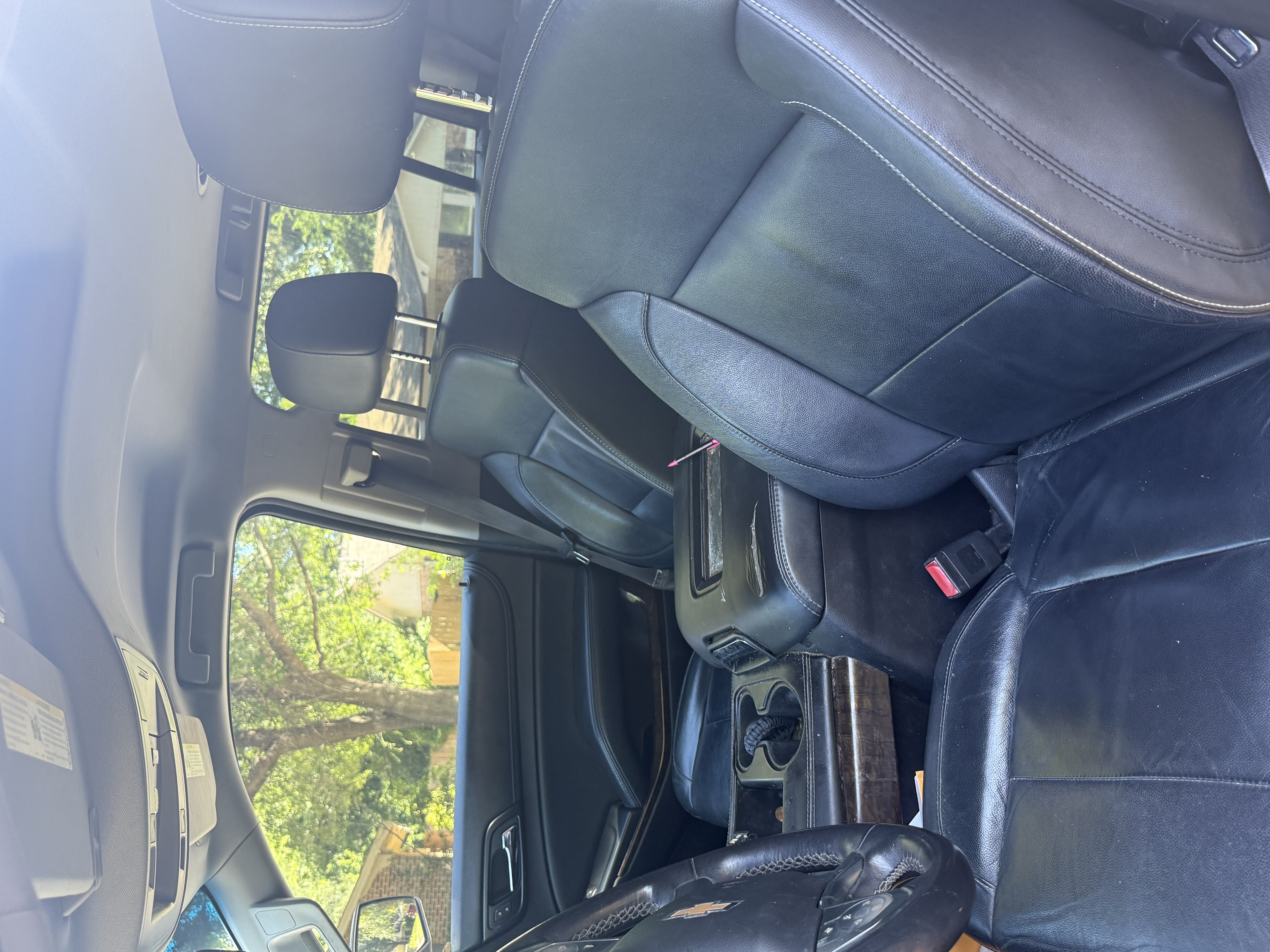 Used 2015 Chevrolet Suburban LT RWD image 17