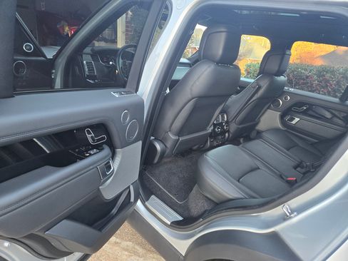 Used 2020 Land Rover Range Rover HSE image 16