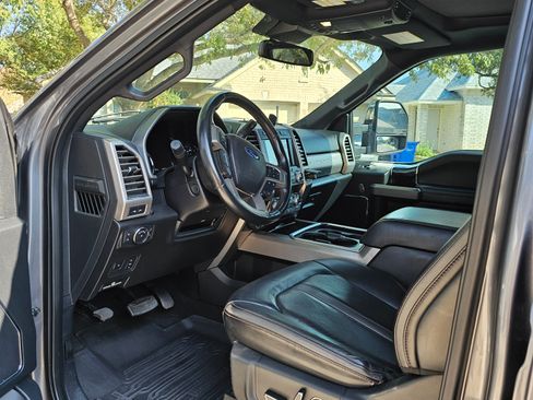 Used 2021 Ford F250 Platinum w/ FX4 Off-Road Package image 12