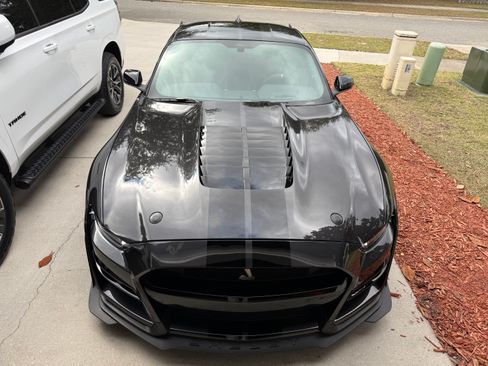 Used 2022 Ford Mustang Shelby GT500 w/ Carbon Fiber Track Pack image 4