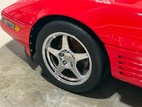 Used 1993 Chevrolet Corvette Convertible RWD image 8