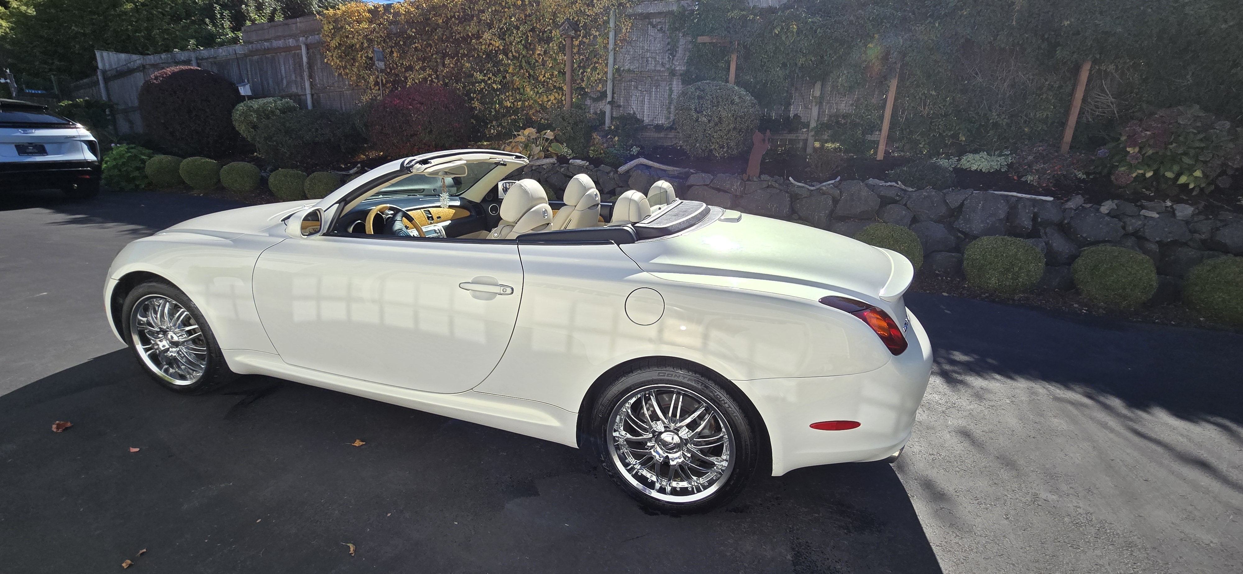 Used 2004 Lexus SC 430 Convertible w/ Preferred Accessory Pkg RWD image 12
