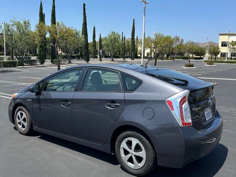 Used 2012 Toyota Prius Three FWD image 2