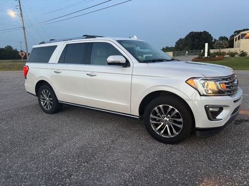 Used 2018 Ford Expedition Max Limited w/ Equipment Group 301A RWD image 2