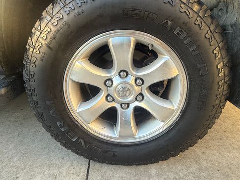 Used 2004 Toyota 4Runner Sport image 14