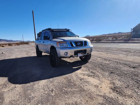 Used 2012 Nissan Titan SV w/ Tow Pkg image 6