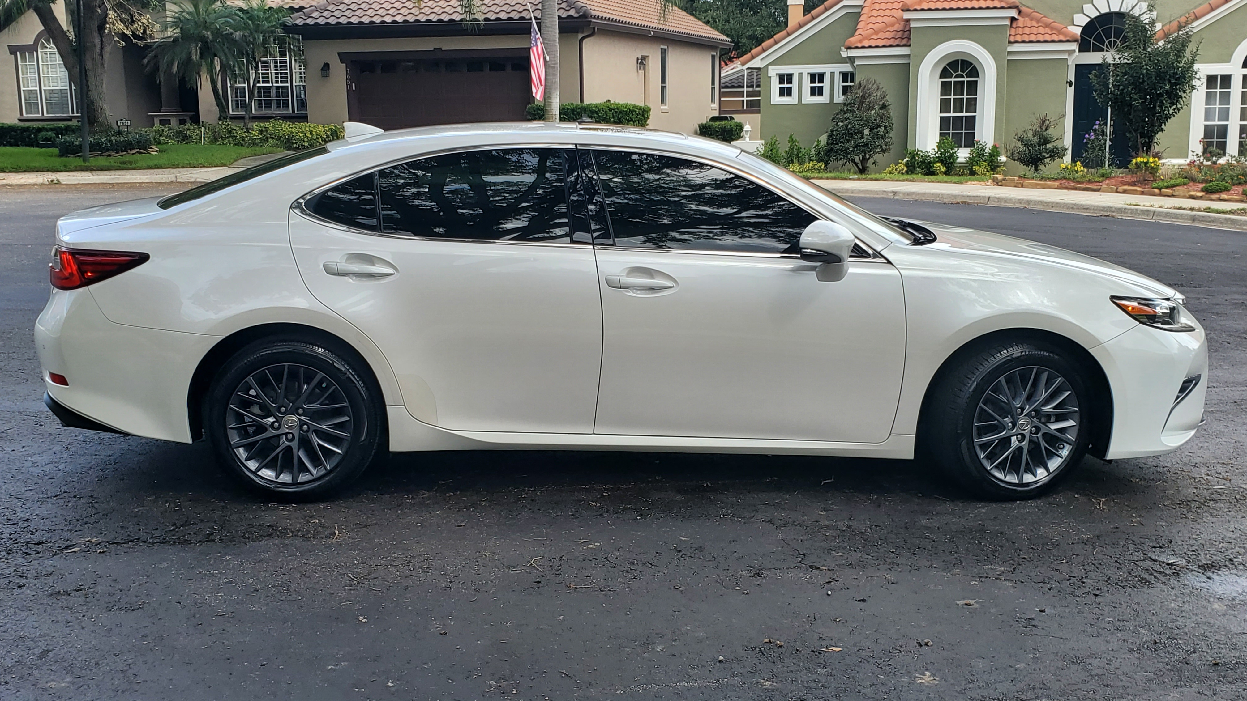 Used 2018 Lexus ES 350 w/ Navigation System Package FWD image 9