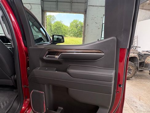 Used 2024 Chevrolet Silverado 1500 LT Trail Boss w/ Convenience Package II AWD/4WD image 12