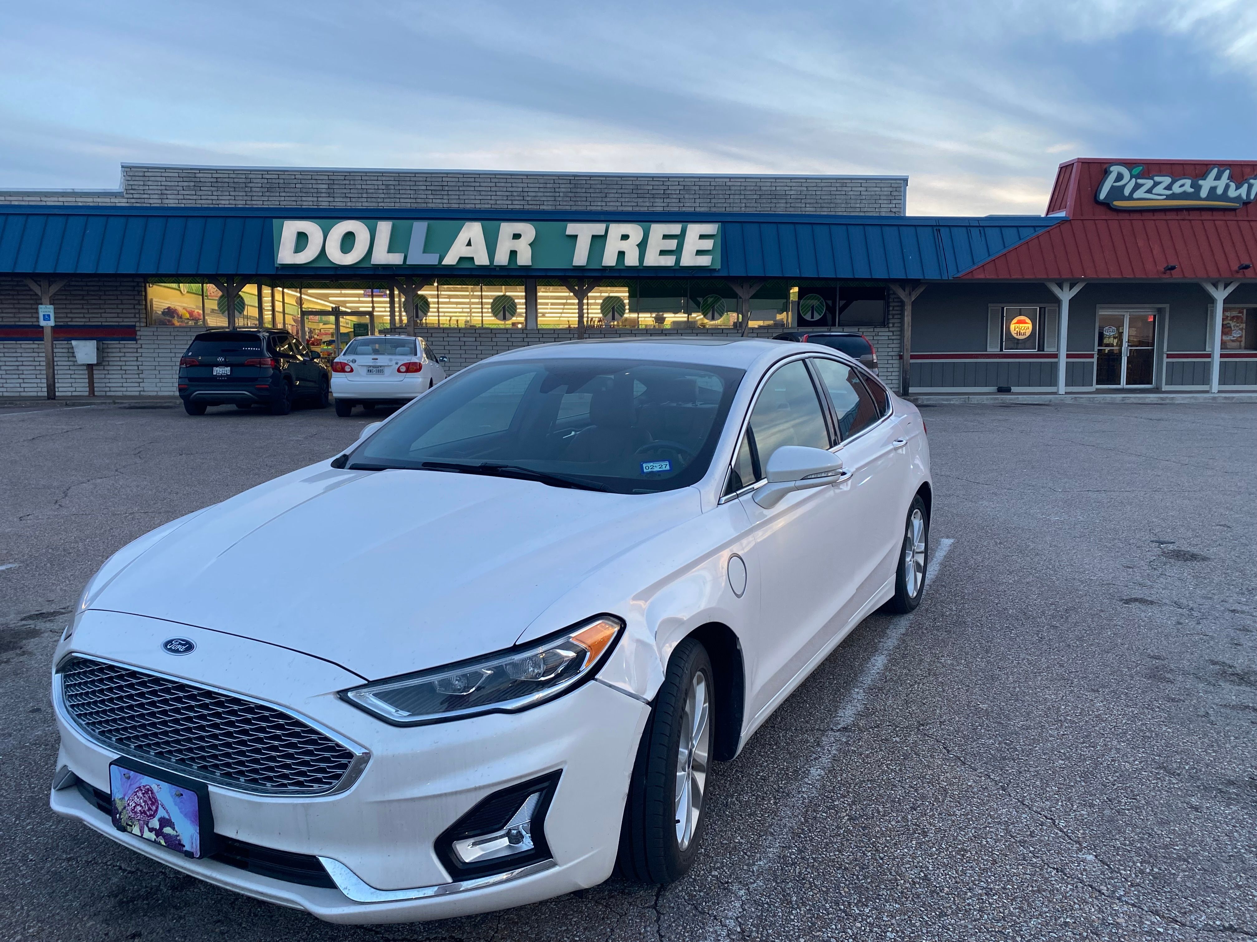 Used 2019 Ford Fusion Energi Titanium FWD image 2