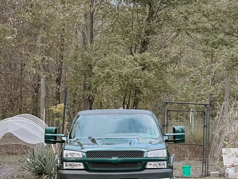 Used 2004 Chevrolet Silverado 2500 W/T w/ Skid Plate Package AWD/4WD image 28