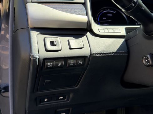 Used 2016 Lexus LS 600h L image 17