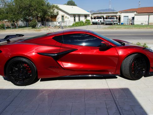 Used 2024 Chevrolet Corvette Z06 RWD image 20