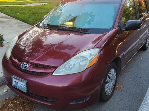 Used 2008 Toyota Sienna LE image 6