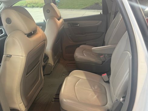 Used 2017 Chevrolet Traverse LT AWD/4WD image 13