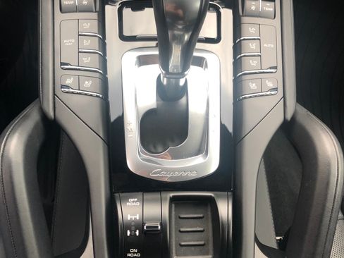 Used 2014 Porsche Cayenne Sport Utility 4D image 17