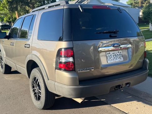 Used 2006 Ford Explorer XLT AWD/4WD image 8