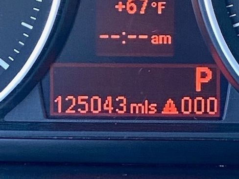 Used 2010 BMW 128i Convertible image 2