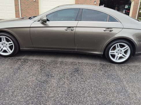 Used 2010 Mercedes-Benz CLS 550 image 1