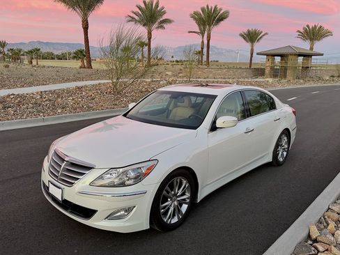 Used 2012 Hyundai Genesis 3.8 w/ Premium Pkg image 25
