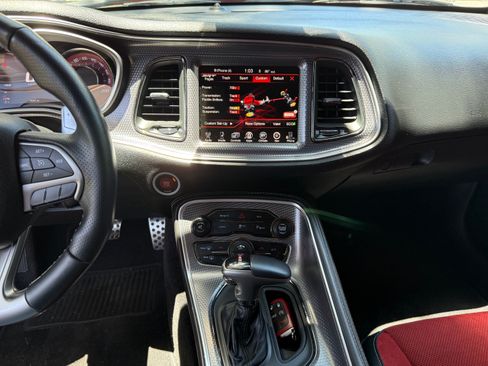 Used 2015 Dodge Challenger SRT Hellcat RWD image 27
