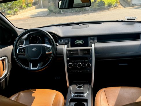 Used 2019 Land Rover Discovery Sport HSE Luxury image 10