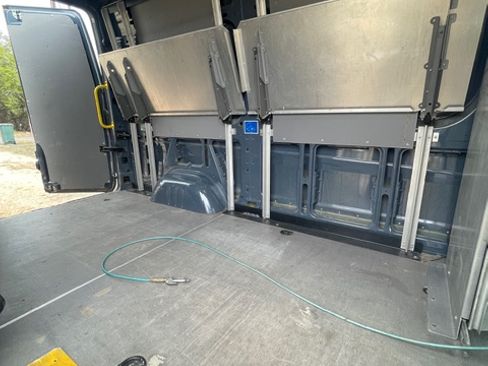 Used 2018 Mercedes-Benz Sprinter 2500 image 4