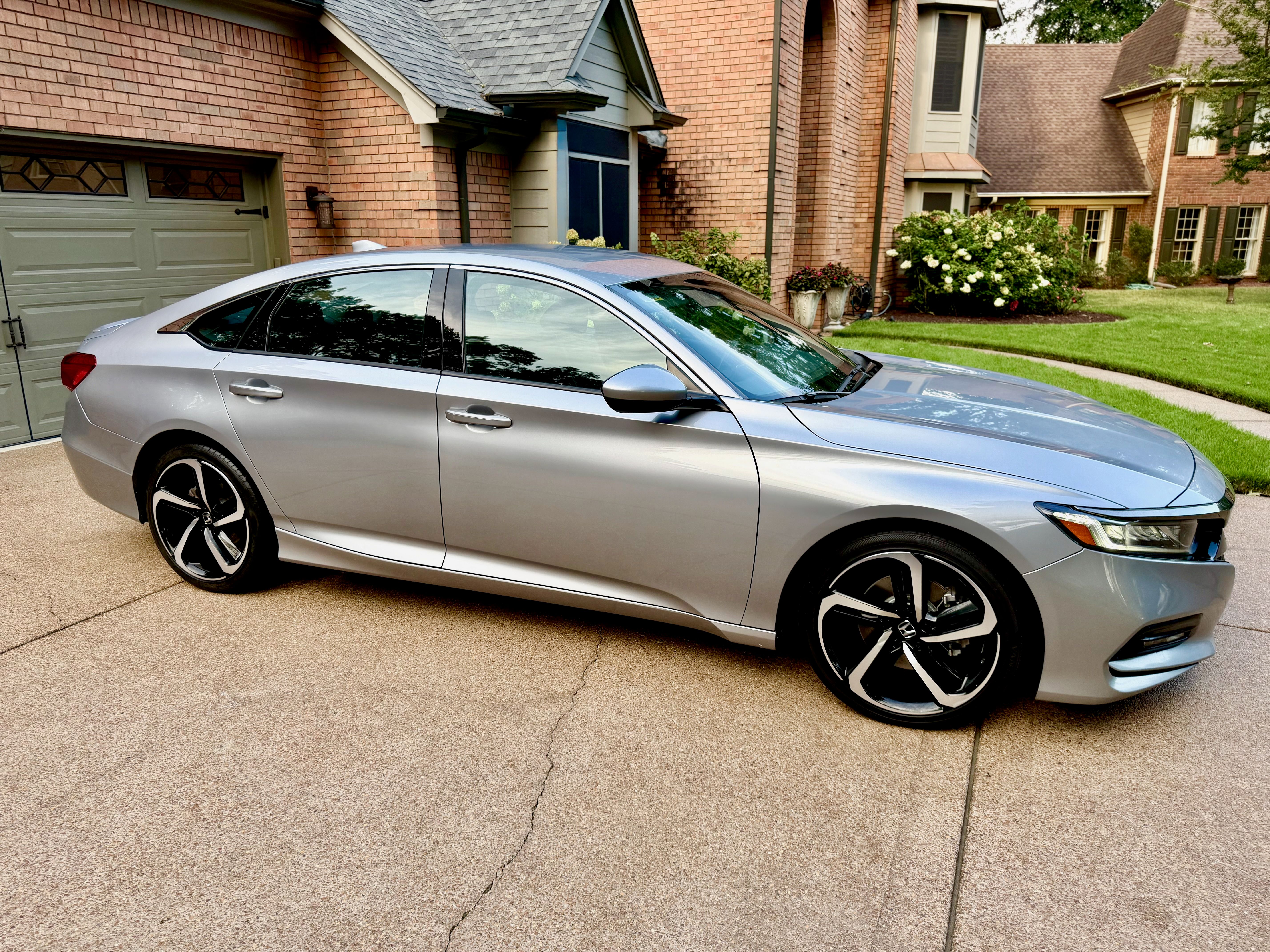 Used 2020 Honda Accord Sport image 1