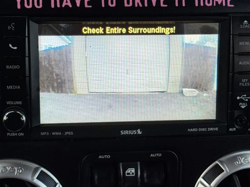 Used 2011 Jeep Wrangler Unlimited Sahara image 13