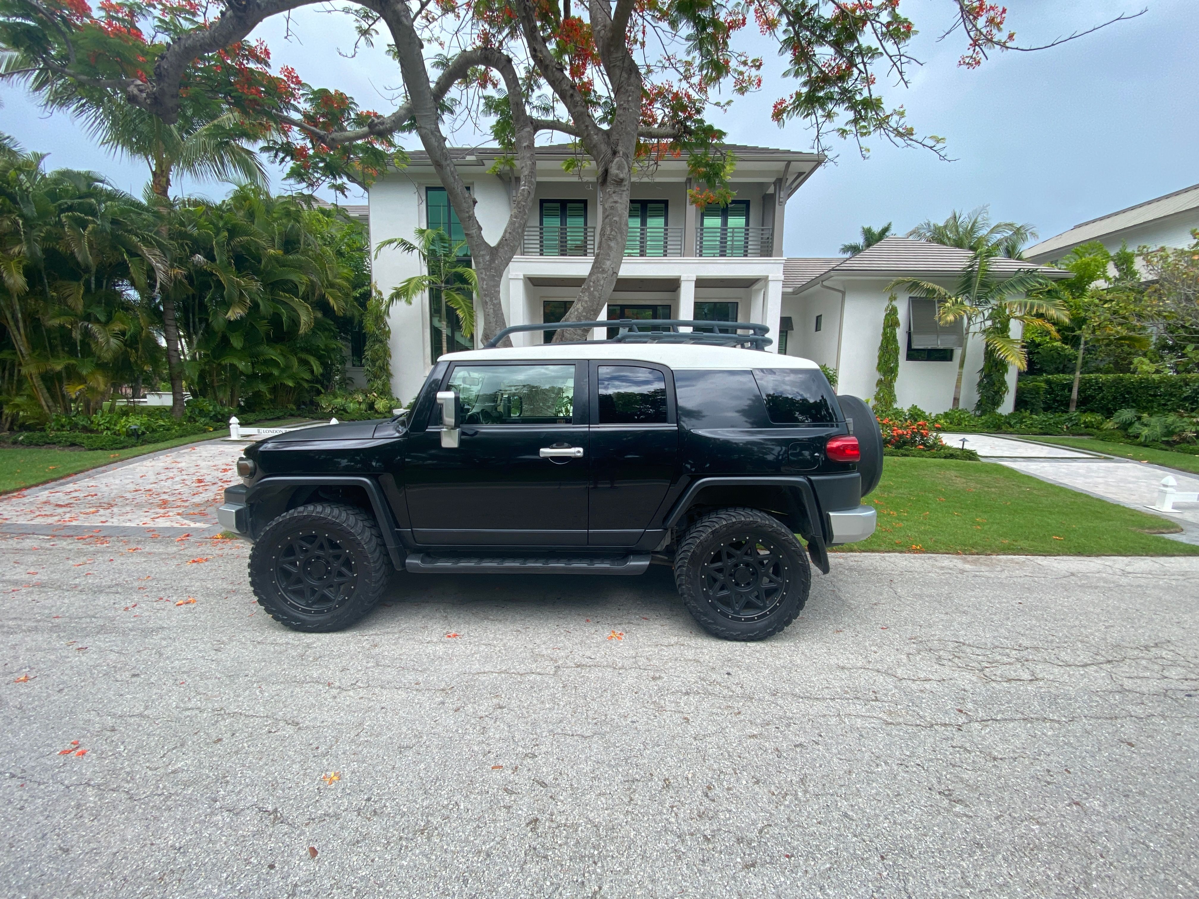 Used 2007 Toyota FJ Cruiser 4WD w/ Upgrade Pkg 2 image 4