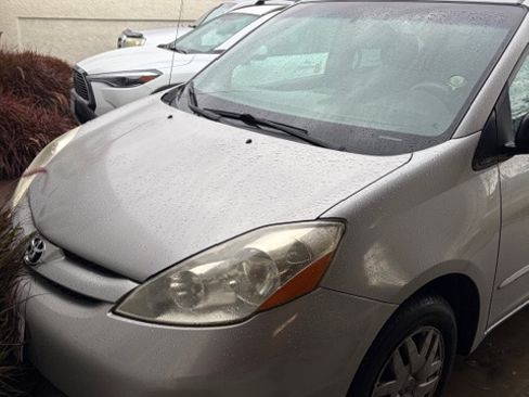 Used 2009 Toyota Sienna LE image 15