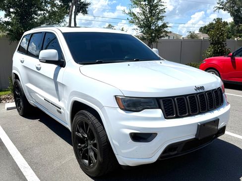 Used 2017 Jeep Grand Cherokee Limited 75th Anniversary AWD/4WD image 4