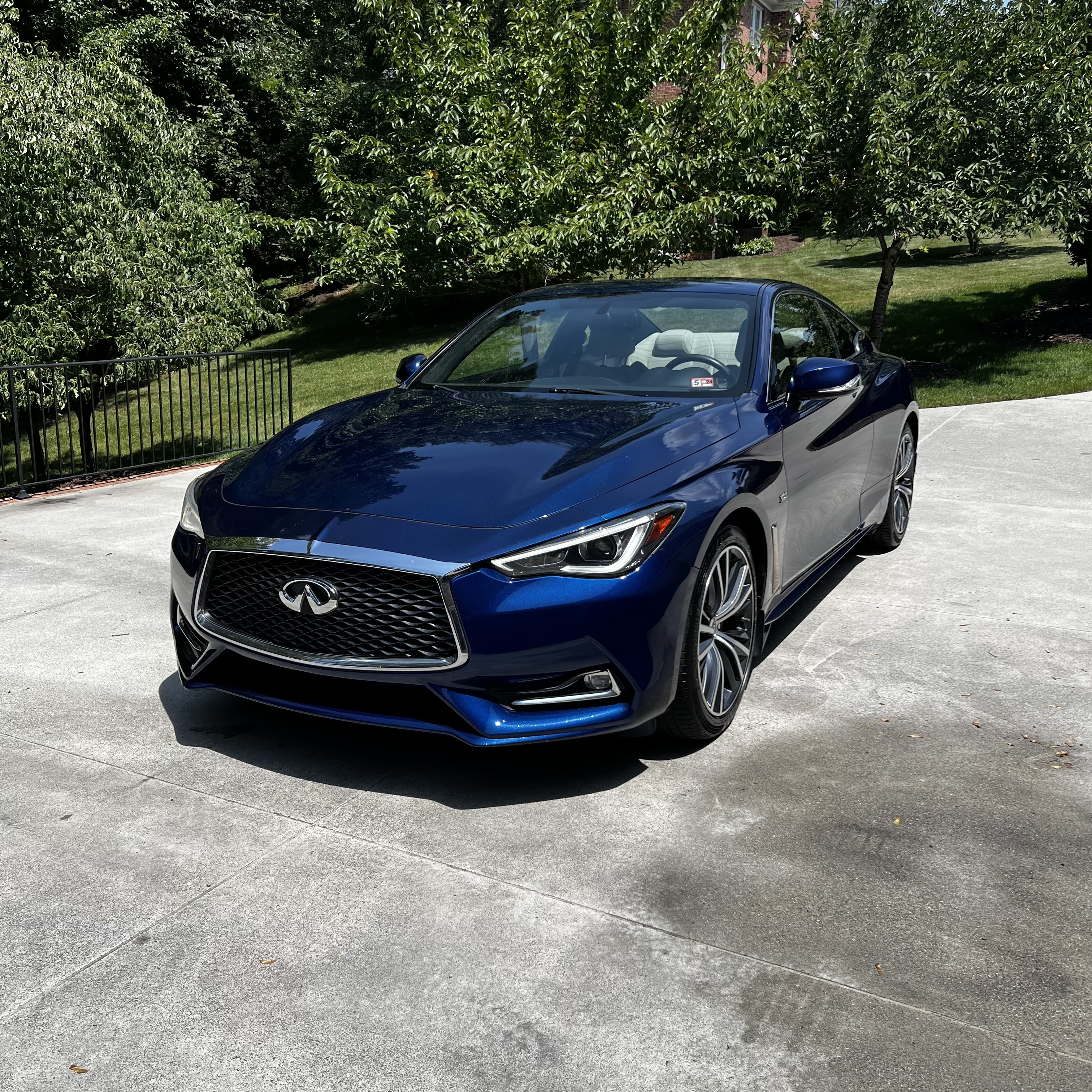 Used 2018 INFINITI Q60 3.0t Luxe w/ Sensory Package 3.0T Luxe AWD/4WD image 1