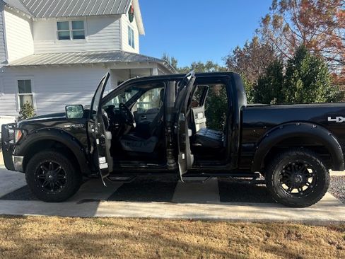 Used 2014 Ford F150 XLT w/ Equipment Group 302A Luxury image 9