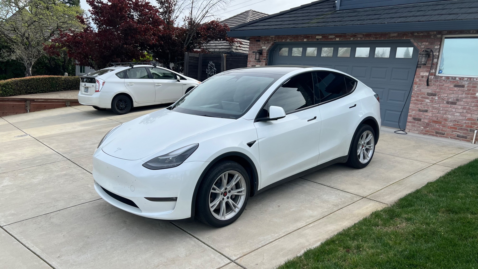 Used 2023 Tesla Model Y Long Range AWD/4WD image 5