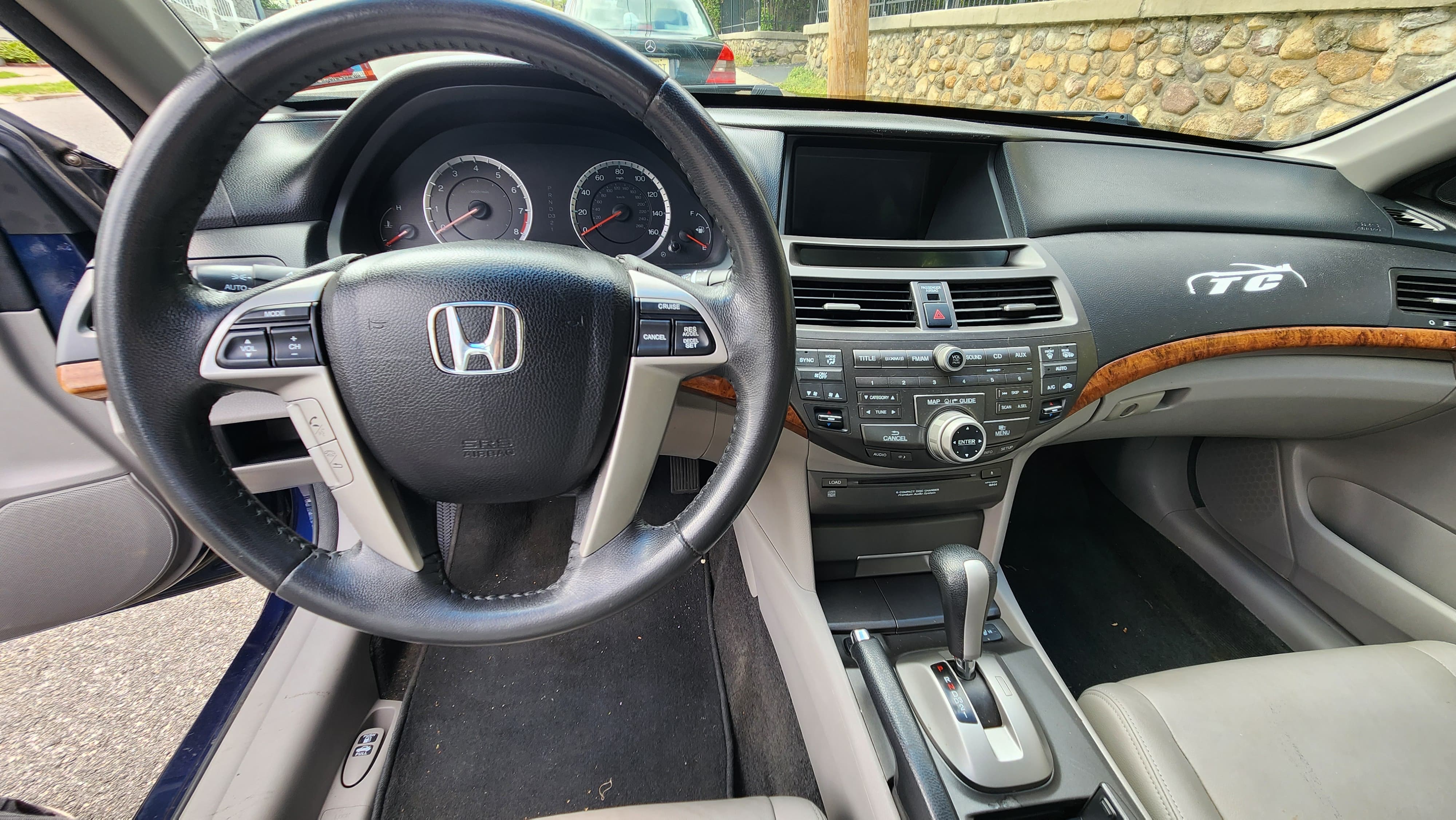 Used 2012 Honda Accord EX-L image 10